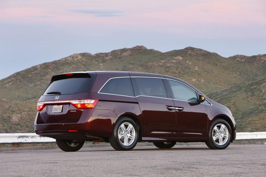  Honda Odyssey Touring Elite 2011 года  (фото 13 из 19)